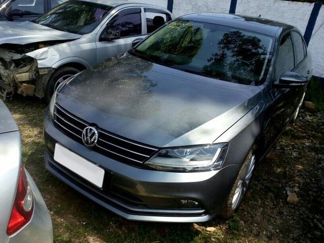 LOTE 084 Volkswagen Jetta 2.0 Trendline Tiptronic
