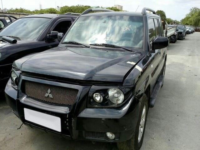 LOTE 090 Mitsubishi Pajero GLS 2.0 16V