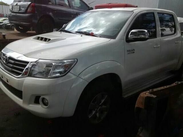 LOTE 092 Toyota Hilux 3.0 TDI 4x4 CD SRV Top 2015