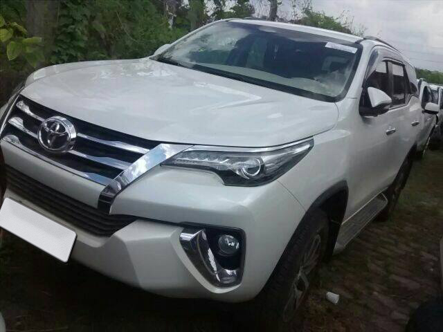 LOTE 093 TOYOTA SW4 2.8 TDI SRX 5L 4x4 2016