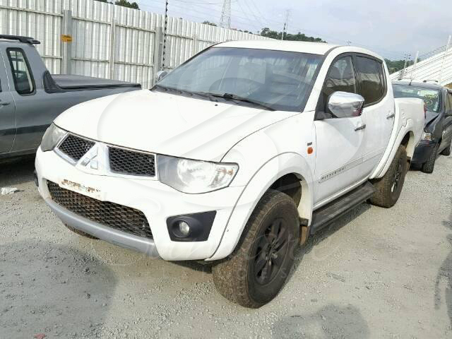 LOTE 025 - Mitsubishi L 200 Triton HPE 4x4 3.5 V6 55.000