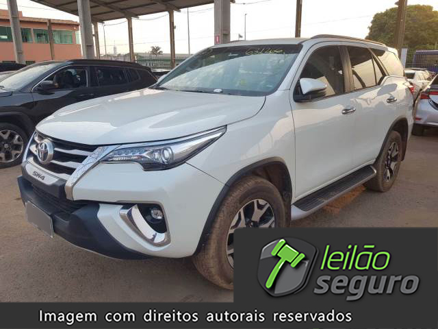 LOTE 013 SW4 DIAMOND 2.8 D-4D TURBO  2020