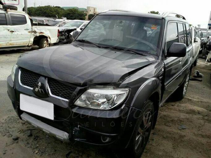 LOTE 030 Pajero TR4 2.0 16V 4x2 2014