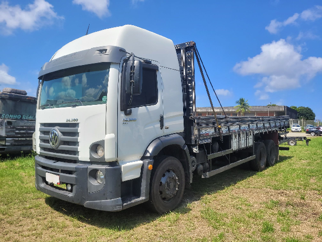 LOTE 019 24.280 CRM 6X2 2018/2019