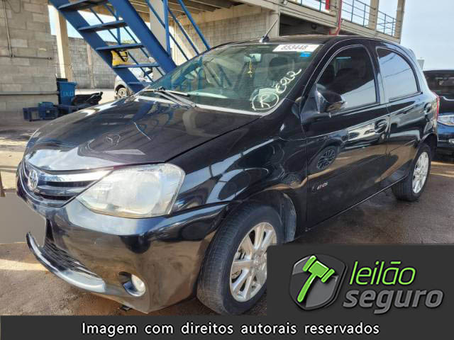 LOTE 034 TOYOTA ETIOS