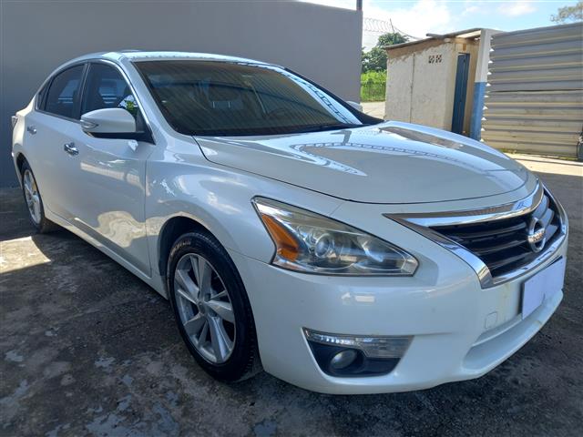 LOTE 051 ALTIMA 25 SL 2013/2014