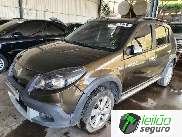 LOTE 028  RENAULT/SANDERO STEPWAY 1.6 16V HI-FLEX 2013
